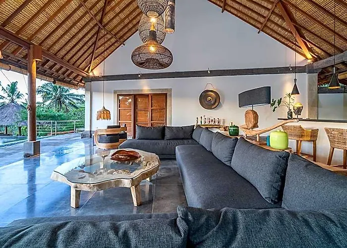 Themma Jungle - Sumptuous 3br Luxury With Majestic Jungle View In North Of Ubud ホテル