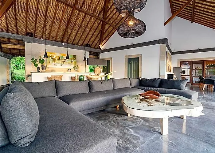 Themma Jungle - Sumptuous 3br Luxury With Majestic Jungle View In North Of Ubud ホテル