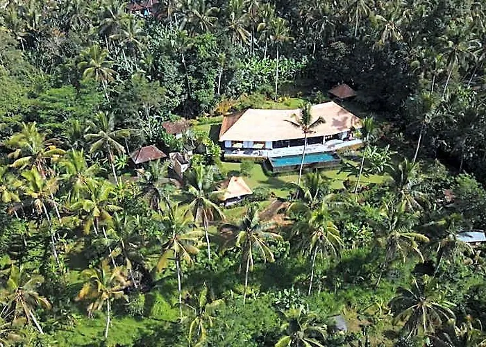 ホテル Themma Jungle - Sumptuous 3br Luxury With Majestic Jungle View In North Of Ubud バリ島