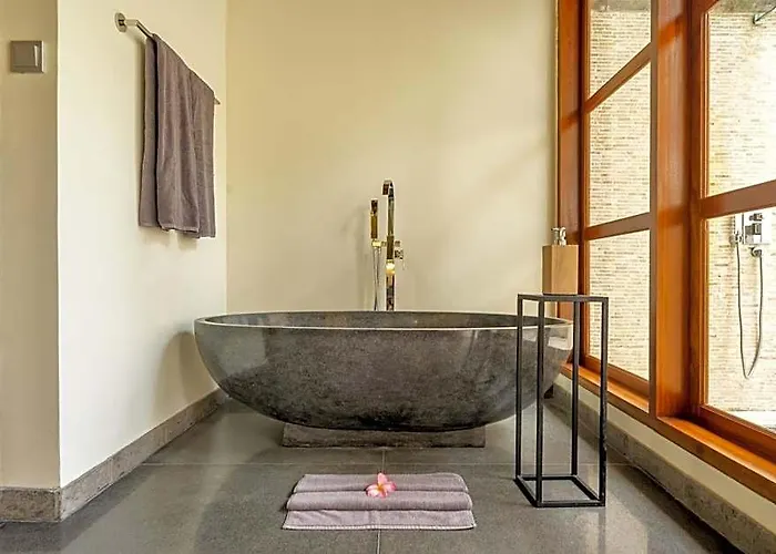 ホテル Themma Jungle - Sumptuous 3br Luxury With Majestic Jungle View In North Of Ubud